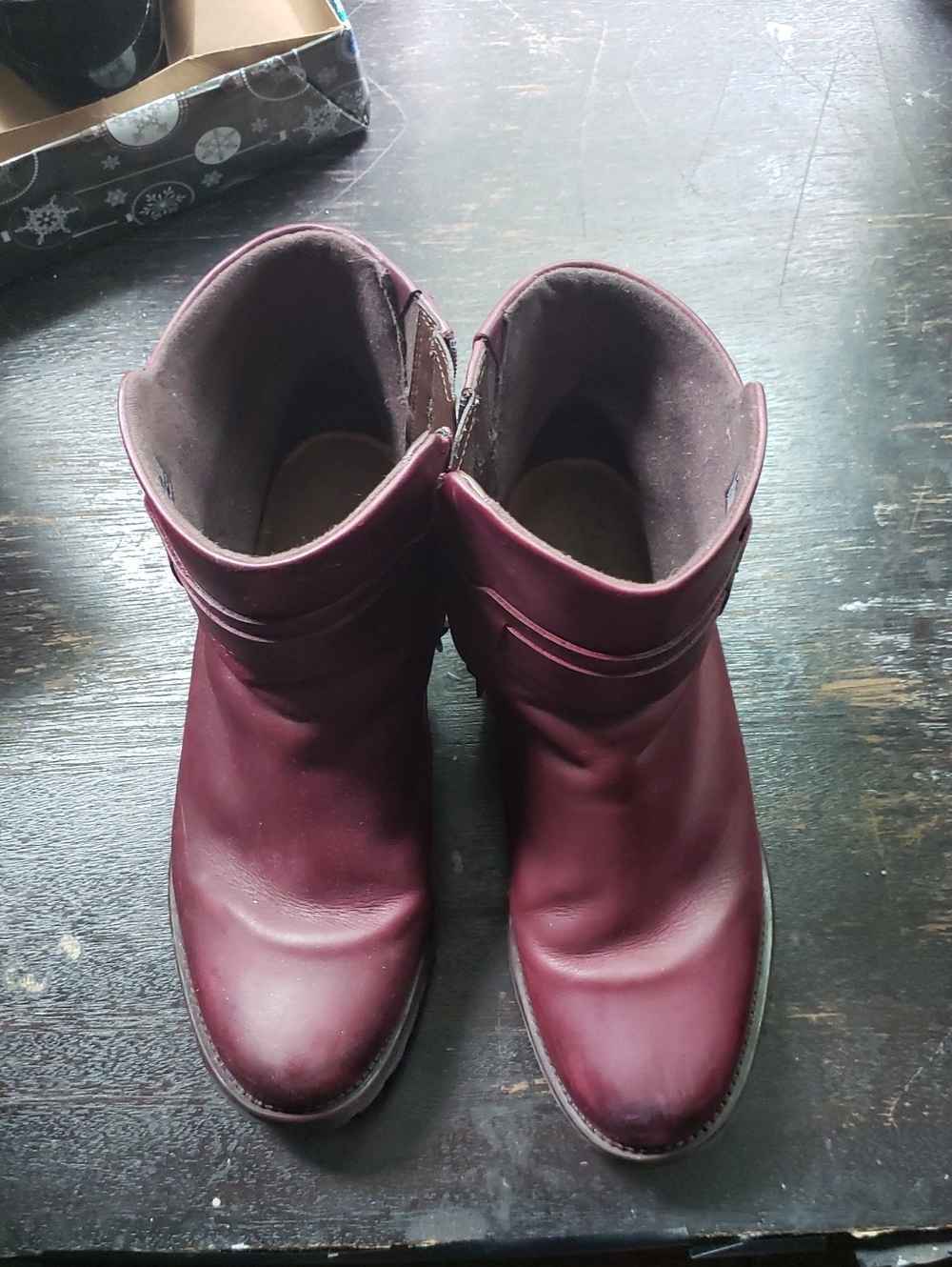 Clarks Burgundy Leather Ankle Boot Size 9.5 W - Picture 3 of 7